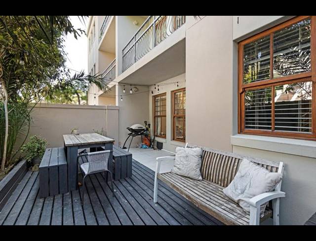 2 BEDROOM PROPERTY TO RENT IN SEA POINT